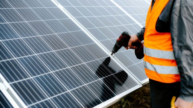 Photovoltaik Komplettanlage 10 kwp mit Speicher - das musst du wissen