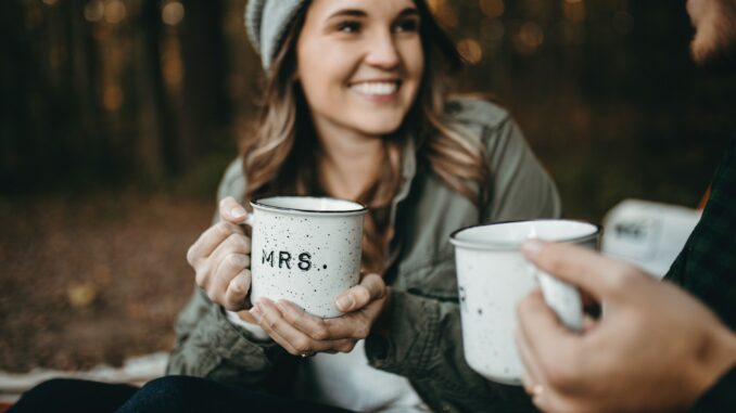 Wie erkennt Mann den Unterschied zwischen Flirt und Freundlichkeit?