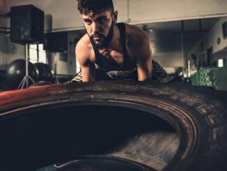 Crossfit Übungen_Traktorreifen bewegen