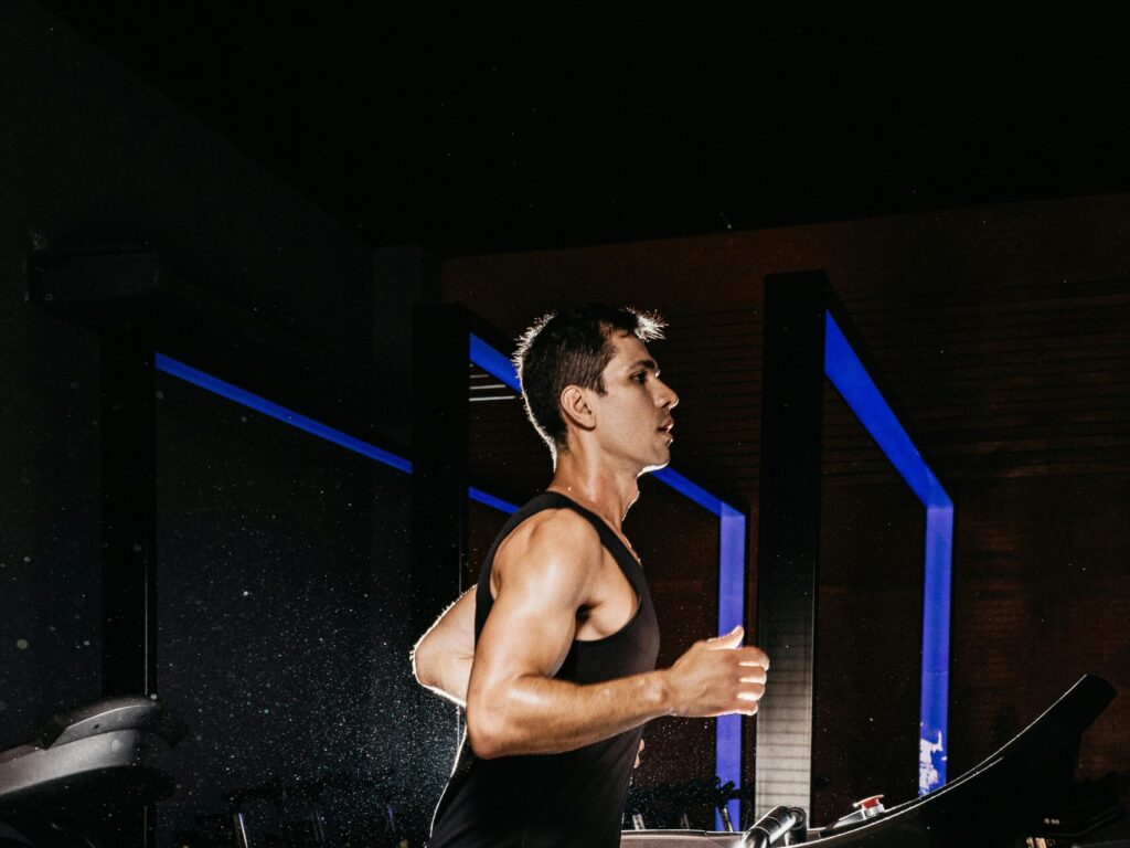 Hyrox trainiert Ausdauer und Kraft