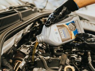 Welche Aufgabe hat Motoröl in einem Verbrennungsmotor